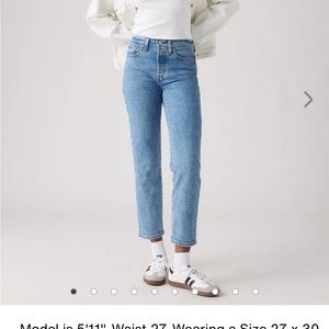 NWT Levi's Medium Wash Straight Leg Women's Jeans
